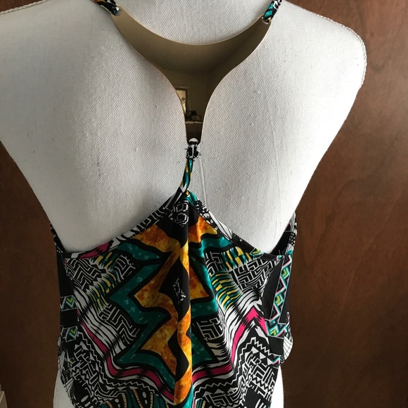 Fun print bebe crop top - Picture 2 of 3
